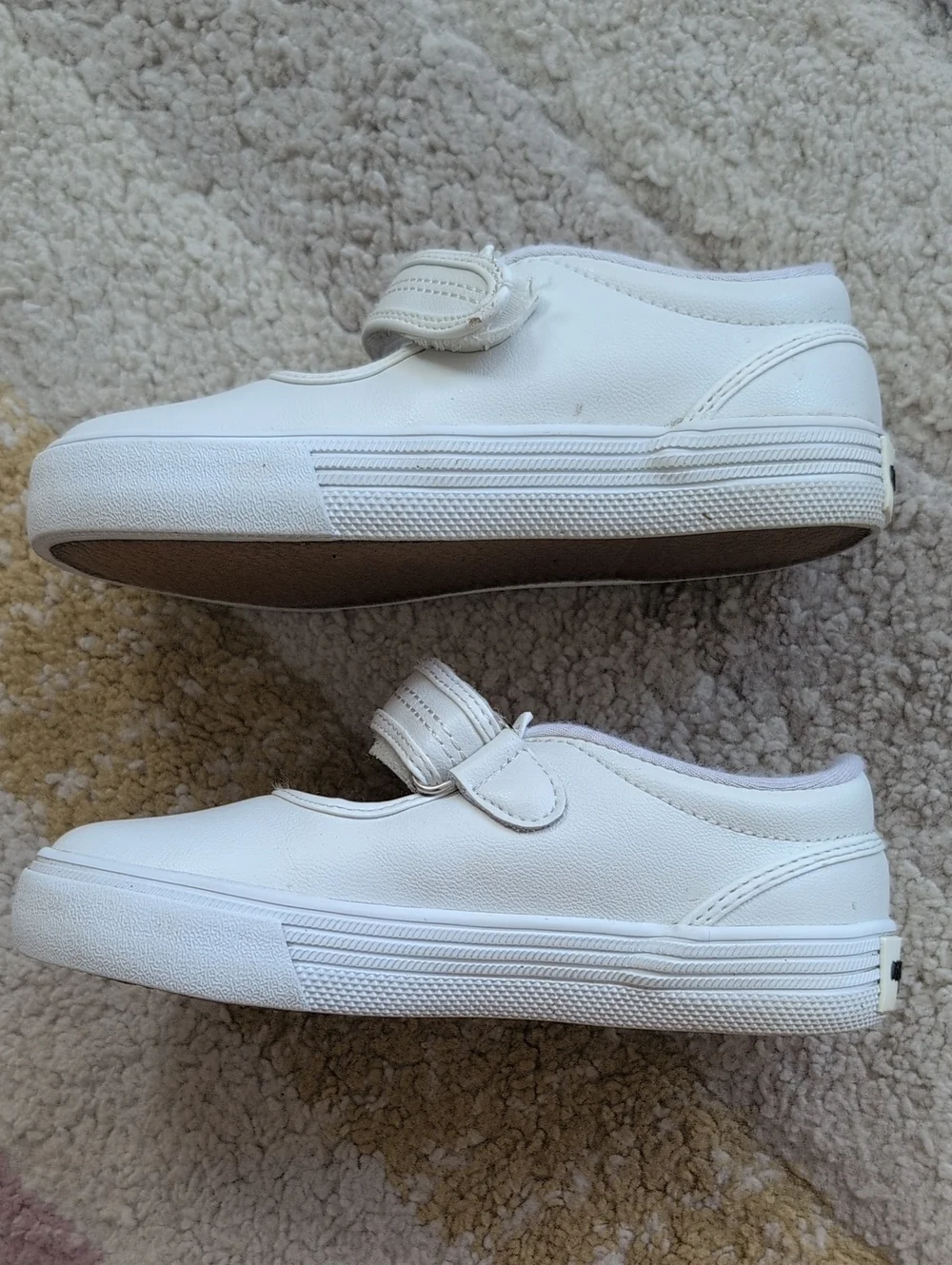 Oomphies Toddler Girls Size 9 White Velcro Mary Jane Shoes